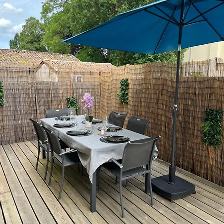 Holiday home Maison Elegante 100m2, Jacuzzi Privatif Et Jardin