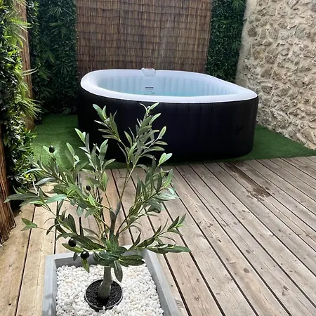 Holiday home Maison Elegante 100m2, Jacuzzi Privatif Et Jardin Portets
