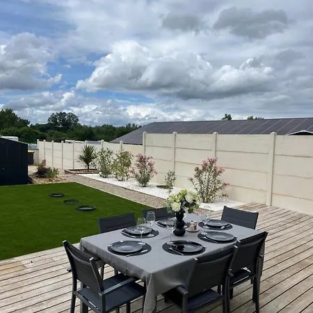 Holiday home Maison Elegante 100m2, Jacuzzi Privatif Et Jardin