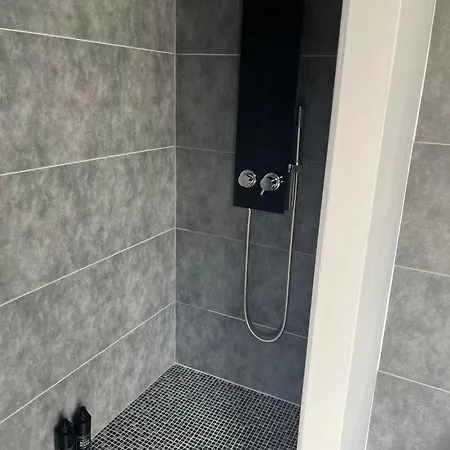 Maison Elegante 100m2, Jacuzzi Privatif Et Jardin Holiday home *